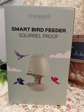 Sheggell Smart Squirrel-Proof Bird Feeder — Cream